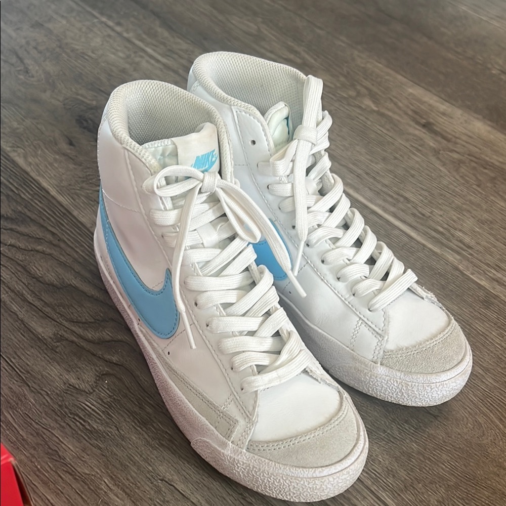 Nike High-Top Blazer Mid ‘77 Sneakers